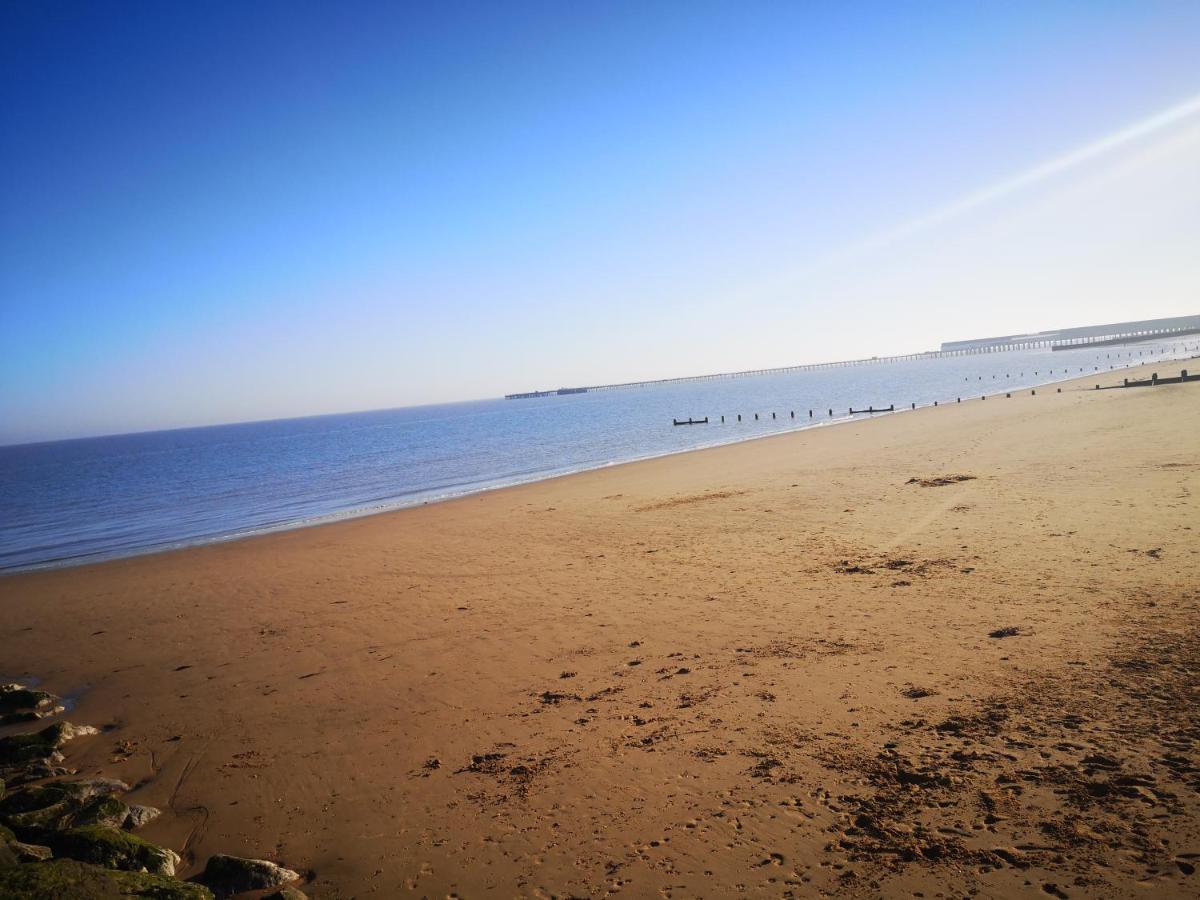 Lovely 2-Bed Caravan In Walton On The Naze Exterior foto